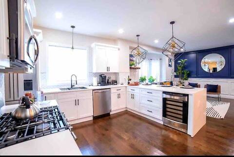 Boston Luxury home +Free Parking  5 mins to Casino