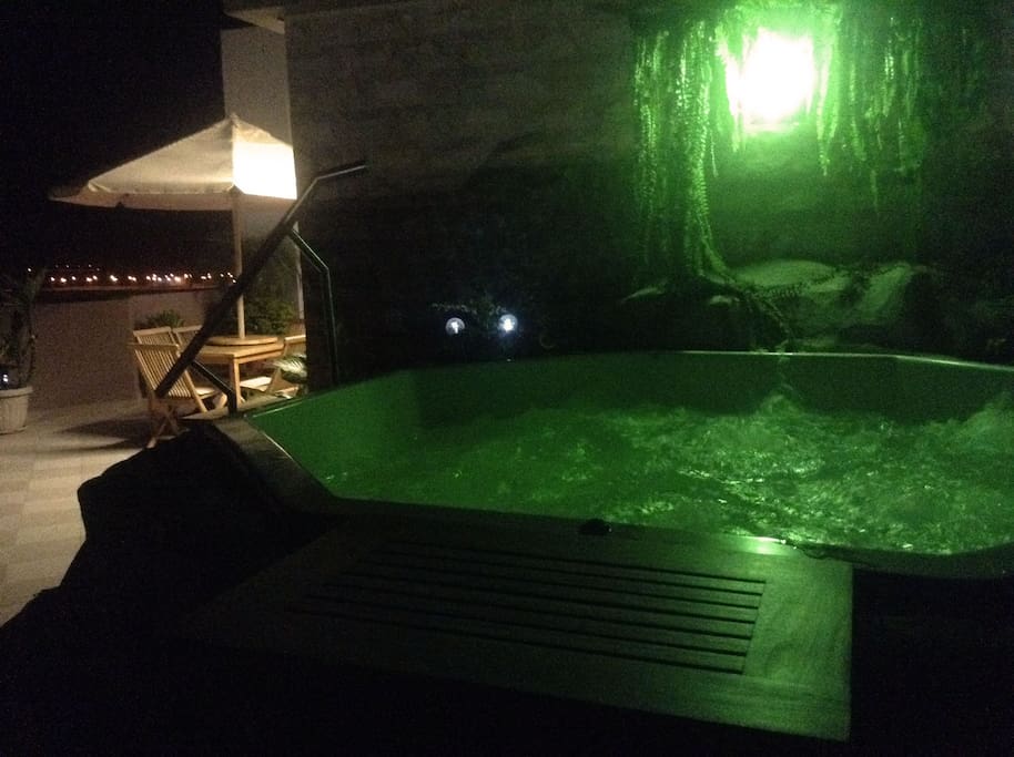 Jacuzzi in level 2