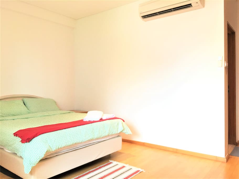 Perfect 3BR Home, Doorstep to Orchard