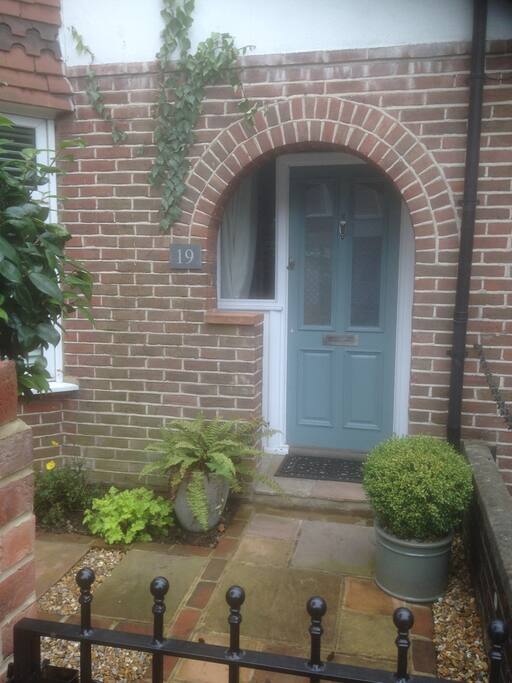 Number 19, Orchard Avenue