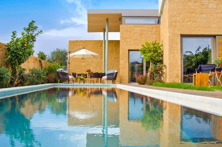 Luxury 3 Villas With Heated pools-Up to 21 guest gallery image 2