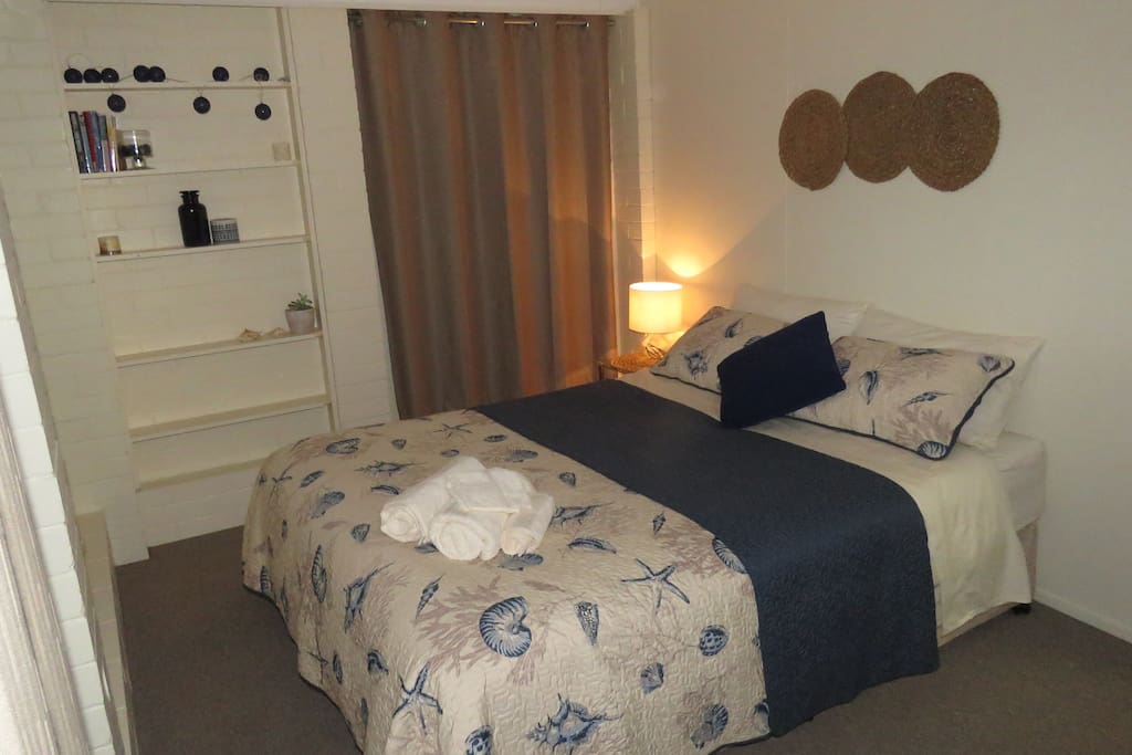 Queen Size Bedroom