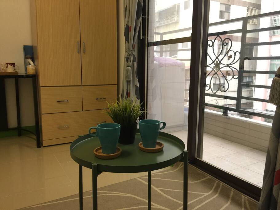 適合渡假的好地方,來杯咖啡坐沙發上往陽台看,就是這麼恬靜悠閒~^_^