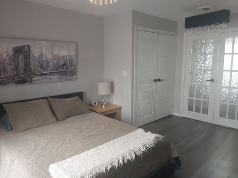 Stylish 3 bedroom home, with spacious deck