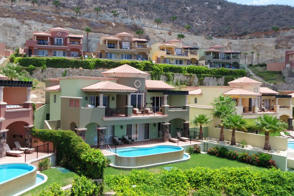 Montecristo Villas