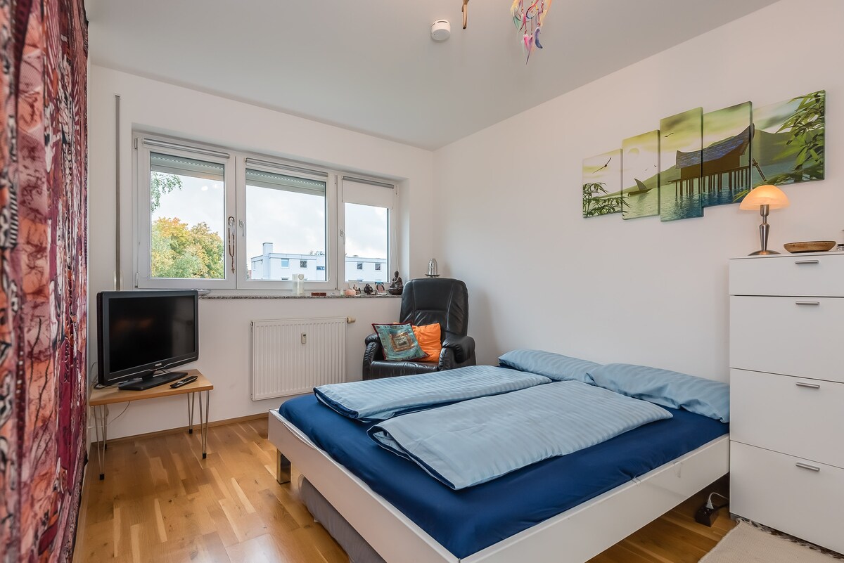 Soba za goste (imajte na umu da je krevet zamijenjen kaučem na razvlačenje!) 