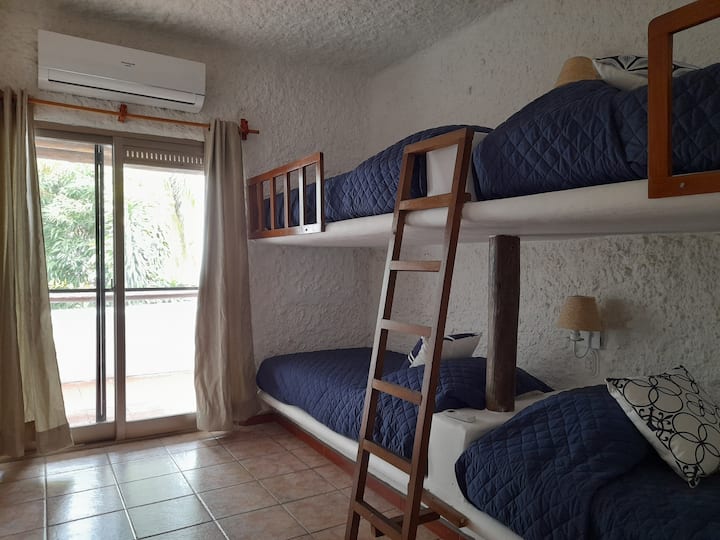 Room 3 with two bunk beds, ideal for young people and children.