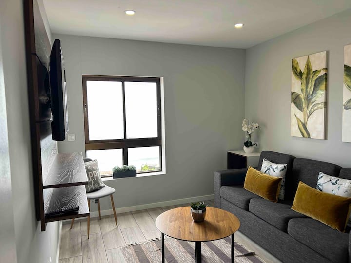 ห้องนั่งเล่นที่สองพร้อมเตียงโซฟาแบบดึงออกได้ 