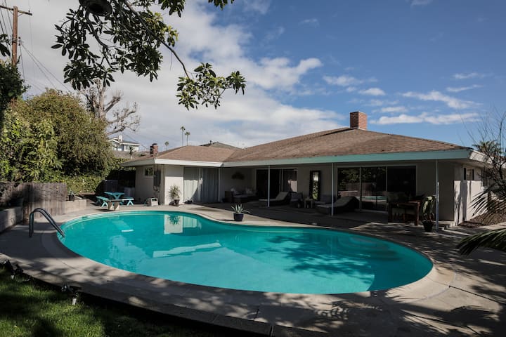 Mid Century Modern Home in Great Location