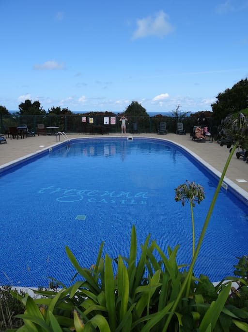 Out door swimming pool with separate paddling pool