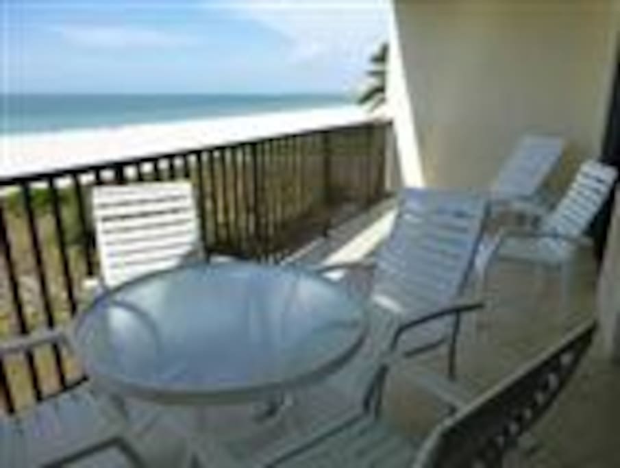 Dine, lounge, admire the view