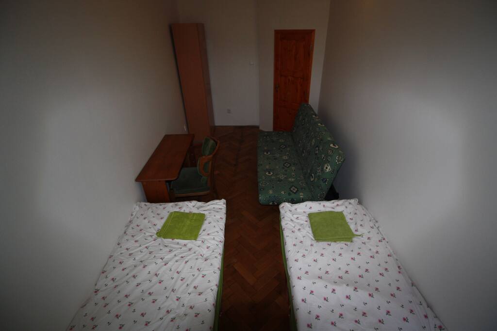 bedroom 43B1 with 2 single beds and settee for 2 pers, possible sleeping 4 persons ,, aranged for 2