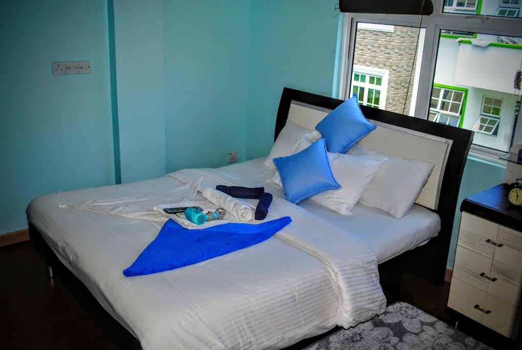 Guest Room, Bed