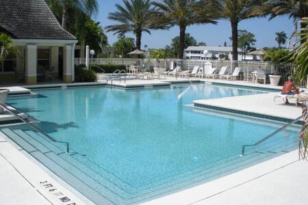 Sunny Florida Condo