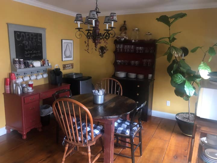 Farmhouse Love.... Close To Saratoga,hiking,winery - Saratoga Springs, NY