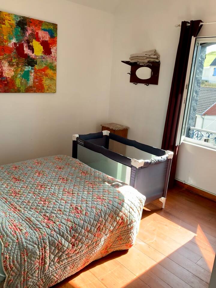 Chambre 5 . Mwonekano wa ardhi