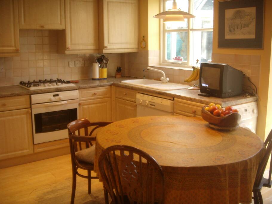 Fully equiped kitchen , dishwasher washing mach. etc