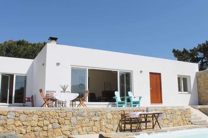 Modern Villa with S. Pool in Private Vineyard