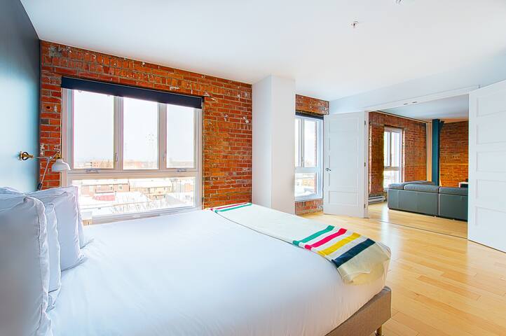 404 – Les Lofts St-Joseph – Par Les Lofts Vieux-QC gallery image 2