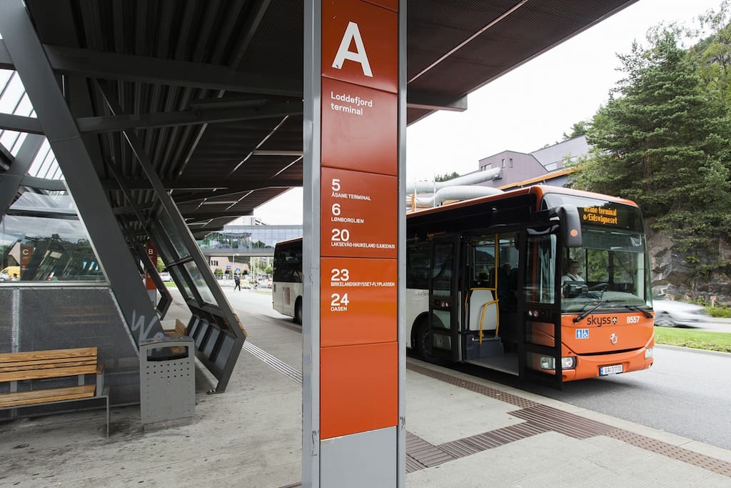 Buss terminal
