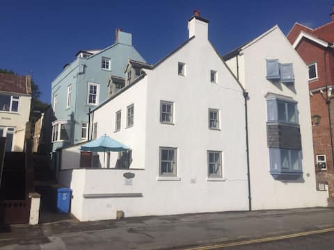 Shelstone Sandsend - Seafront 18th Century House