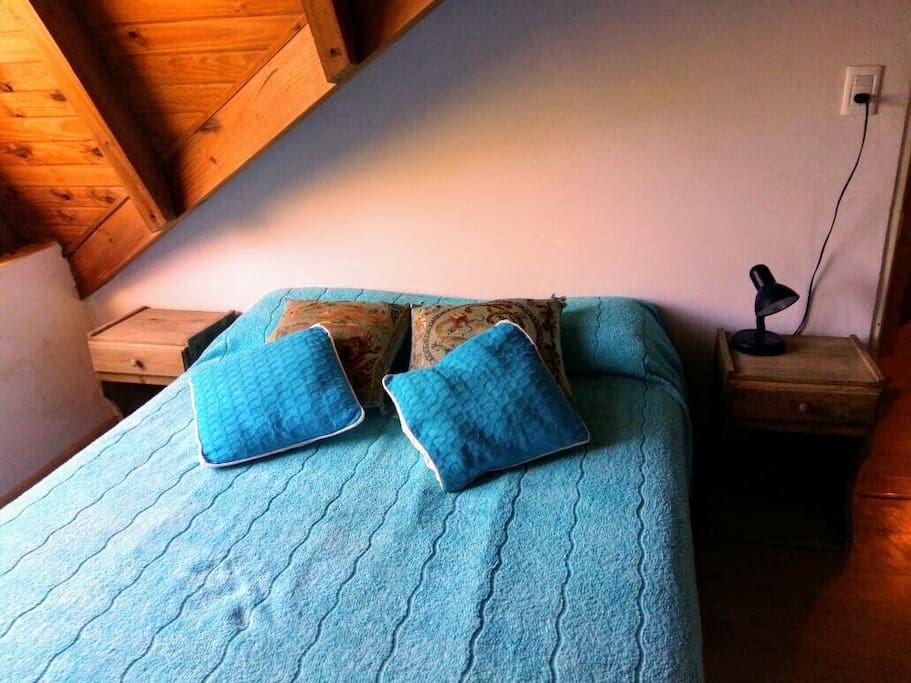 Habitación con cama matrimonial en Planta Alta