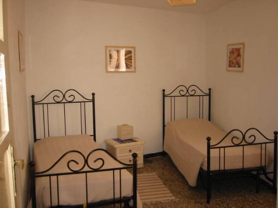 Twin Bedroom x 2 with wardrobes
