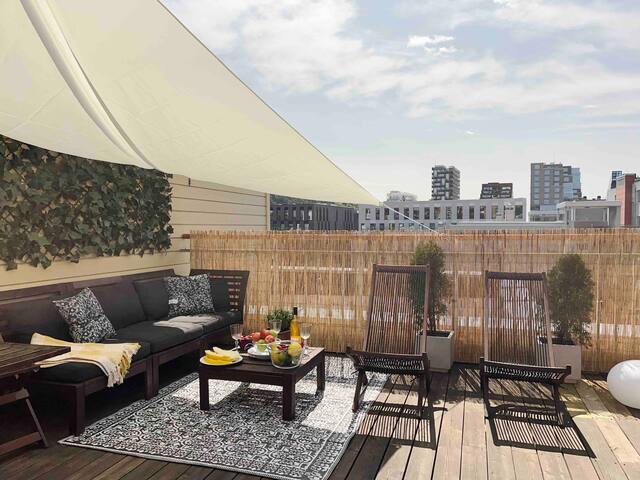 City center flat w roof top terrace & free parking gallery image 2