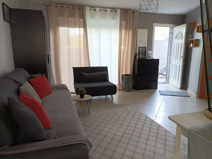 Petite Maison Cosy à Proximité De Nîmes - Lédenon