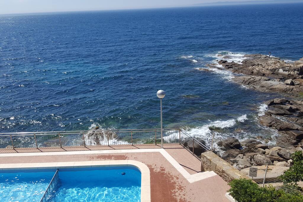 piscine vue de l appartement