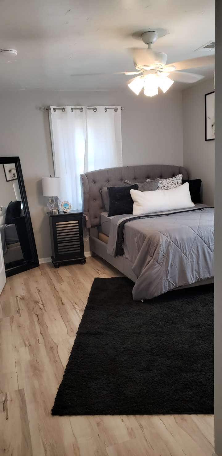 Druhá spálňa je luxusná oáza s troj-palcovou penovou podložkou. 