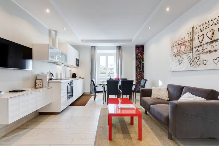 3 Bedrooms, 3 baths, close walk to the Vatican. gallery image 2