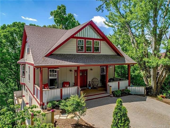 Near Biltmore · Fireplace · Treetop Porch - Asheville, NC