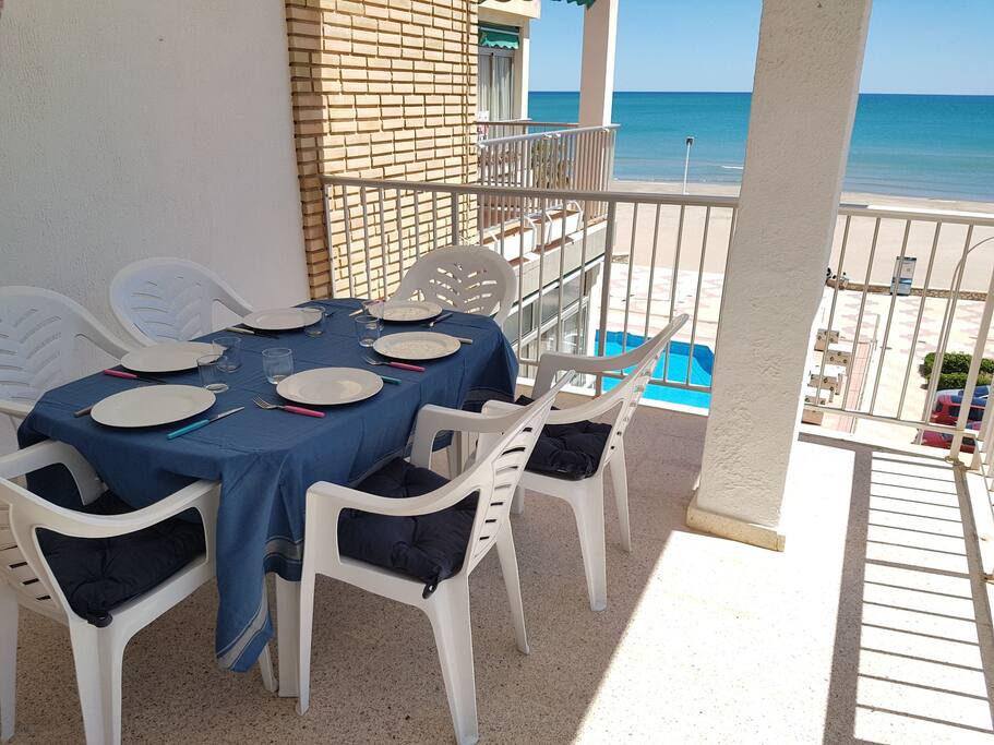 L'orientation de la terrasse est Sud Est.