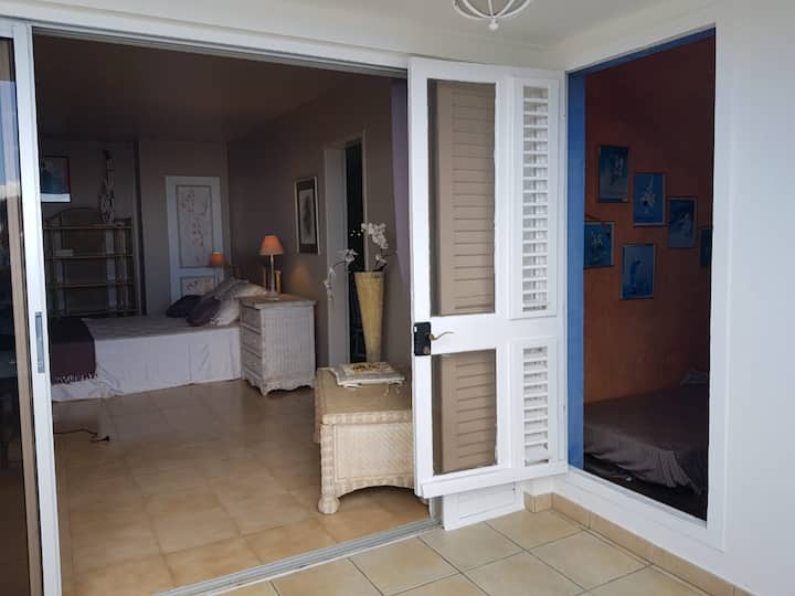 Adgang til soveværelse 3 på terrassen i soveværelse 1