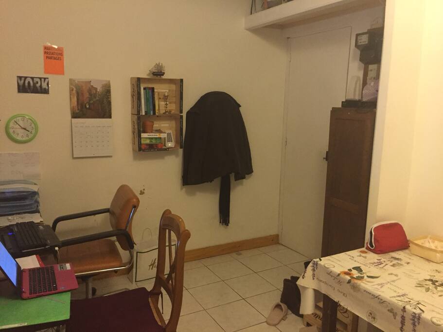 Entrée avec coin travail