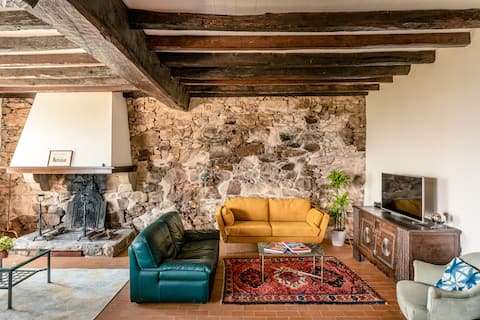 Authentic Basque sheepfold in a unique setting
