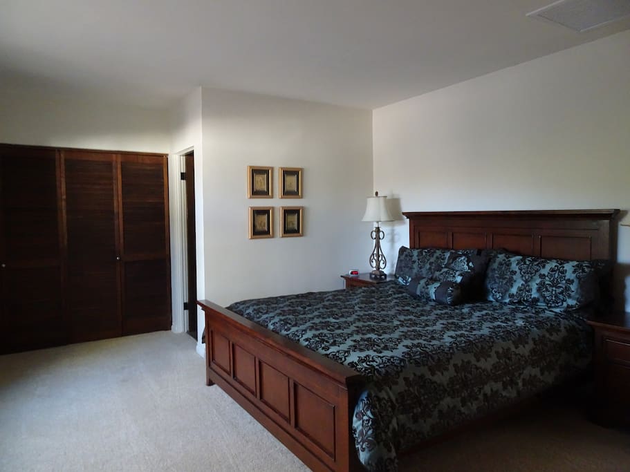 Master Bedroom (cal king)