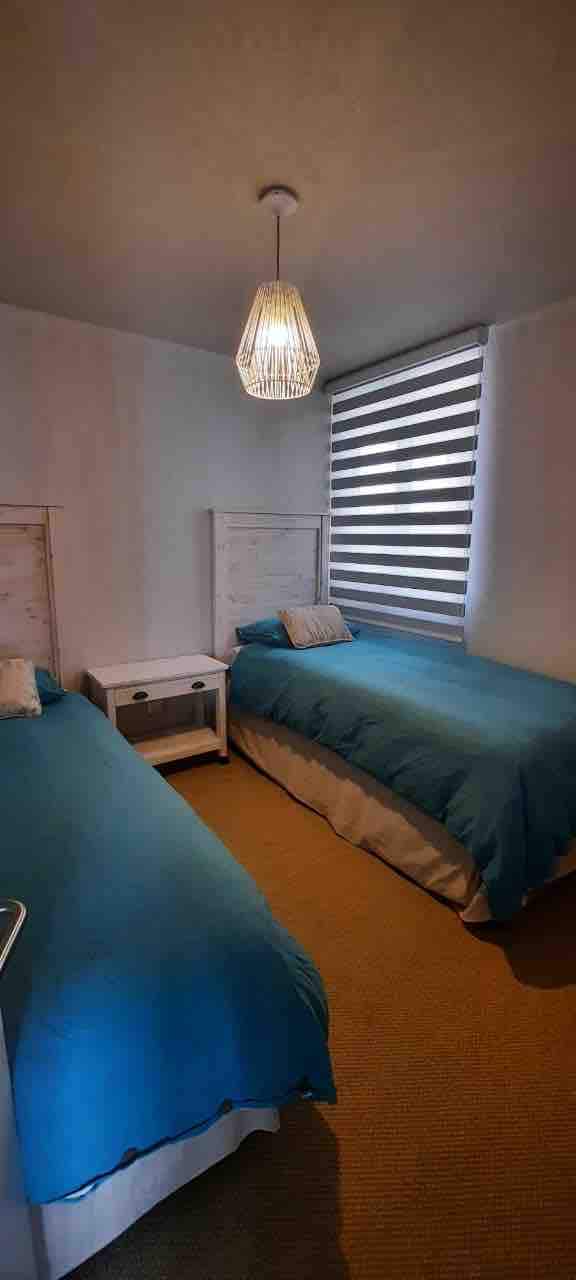 配备带轮床和单人床的物品