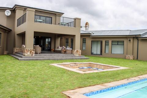 Stone`s Throw Manor