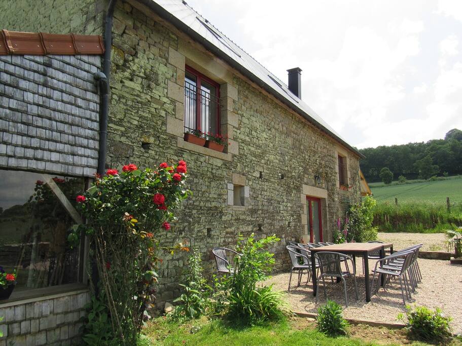 la grange côté terrasse