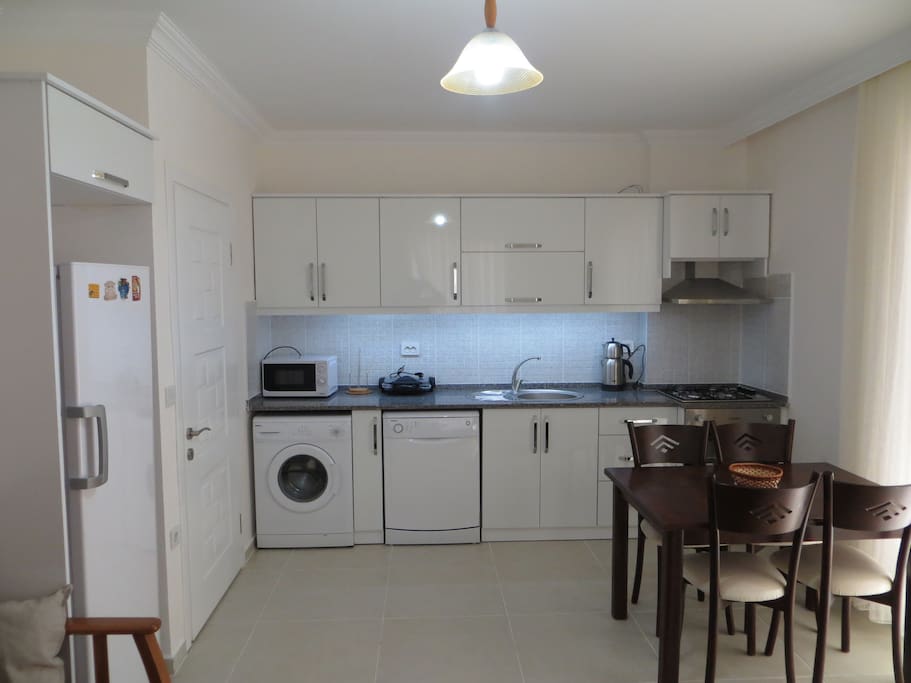 fully fitted kitchen