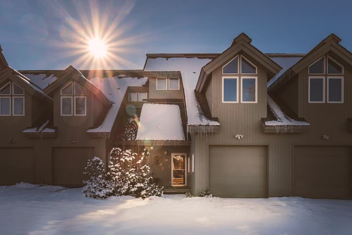 Backwater Retreat Townhome Walk To Ski Shuttle - 德里格士