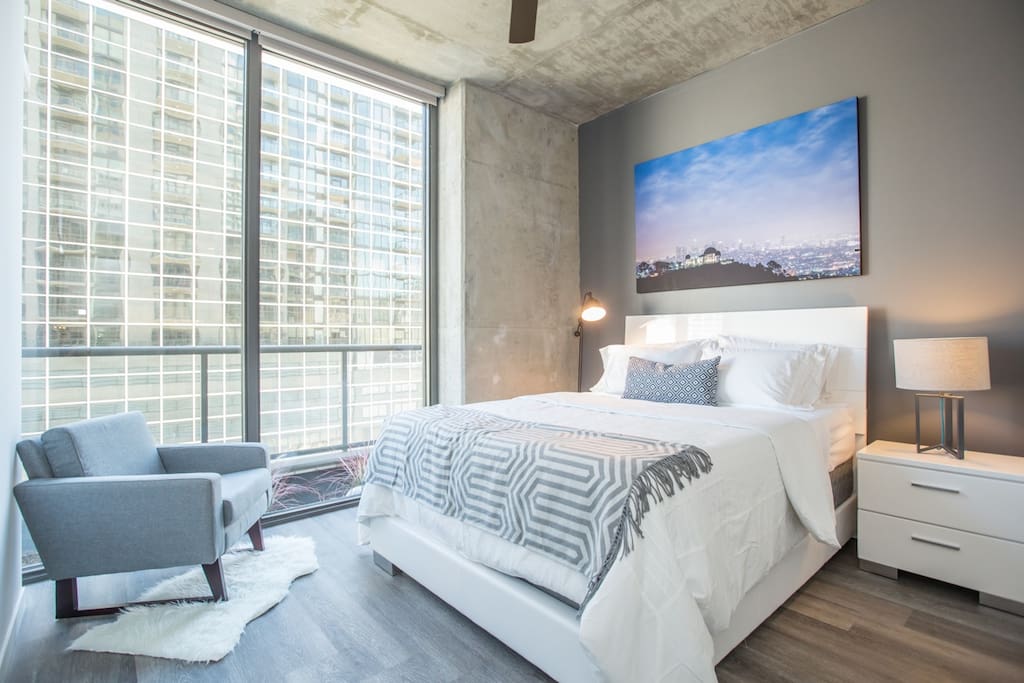 Master Bedroom offers a Queen Bed + Queen Aero Bed for 2 guests (if needed)