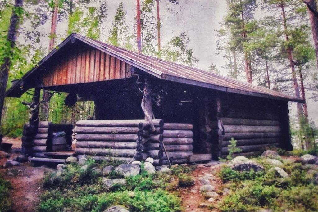 В избе есть печь