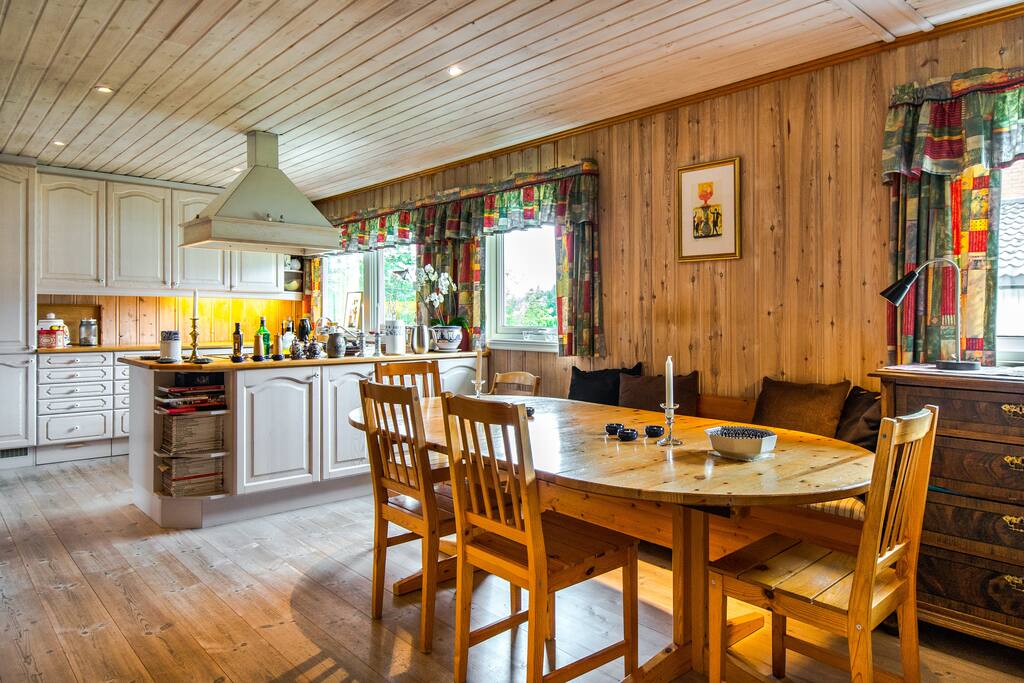Kitchen. Simple breakfast is included, but you make it yourself.