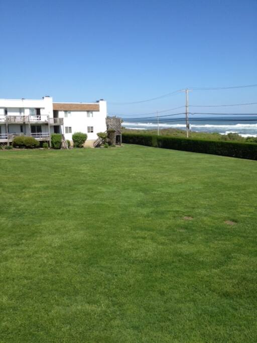 Beautiful Condo on the Ocean Bluffs Condominiums for Rent in Montauk