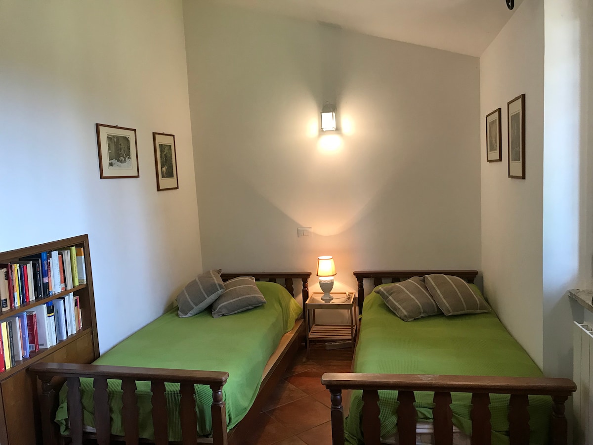 Chambre à deux lits au premier étage