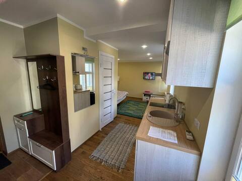 Cozy and private apartment (konditsioneer)