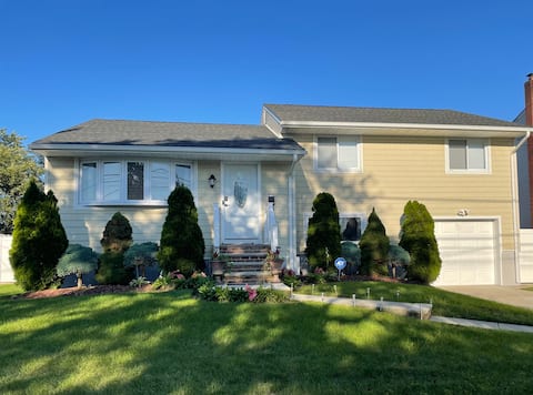 Comfortable, Split-Level Modern NY Space